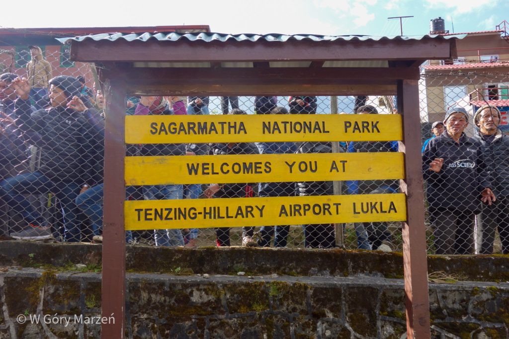 Aeropuerto de Llukli - el comienzo del trekking al campamento base del Everest y Gokyo Ri