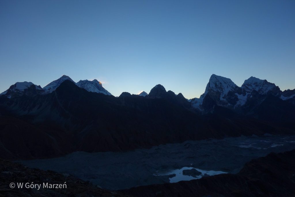 Wschód słońca widok na Mont Everest, Ltohse i Makalu